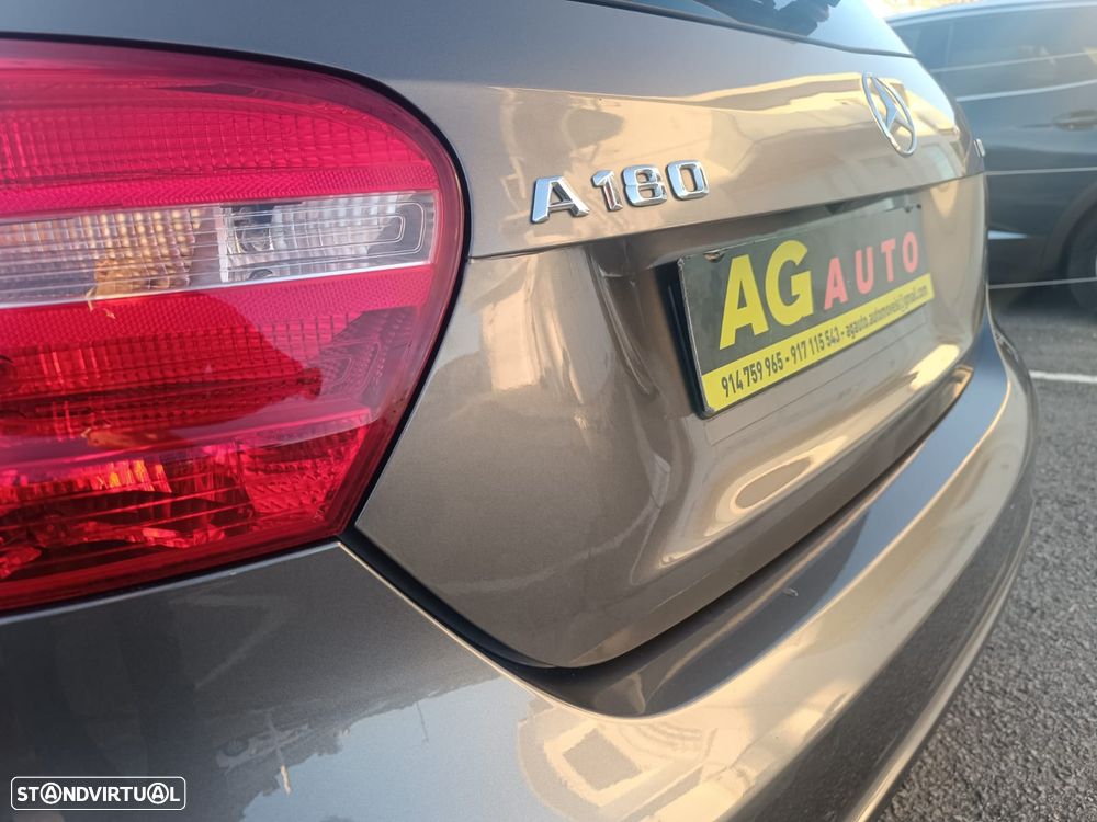 Mercedes-Benz A 180 d 7G-DCT AMG Line - 6