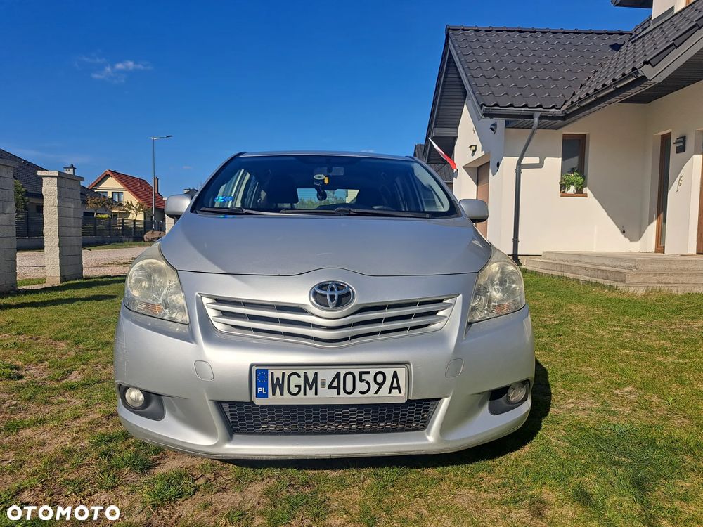 Toyota Verso 2.0 D-4D - 4