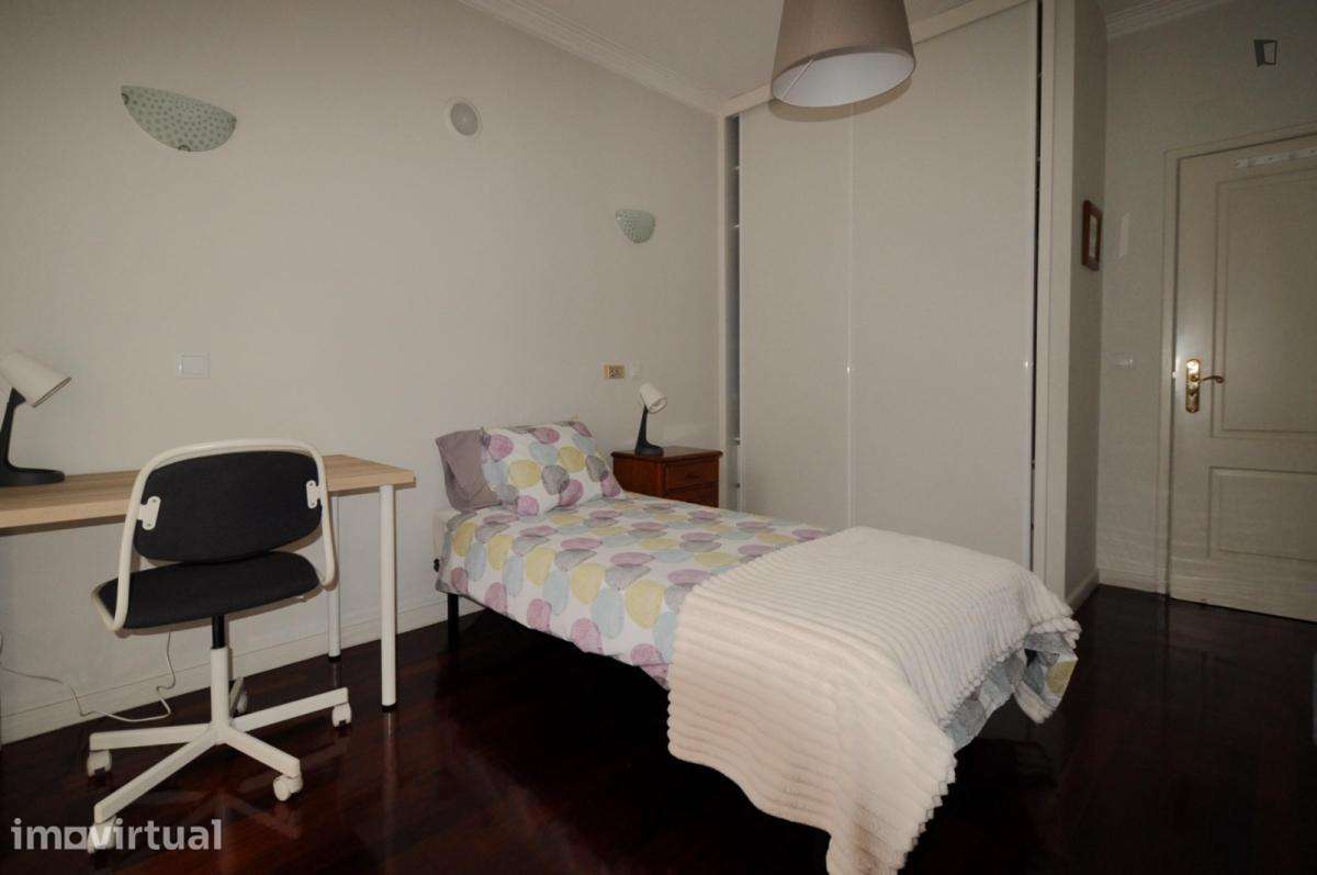 Quarto - localizado em Penha de França Lisbon - Grande imagem: 2/4