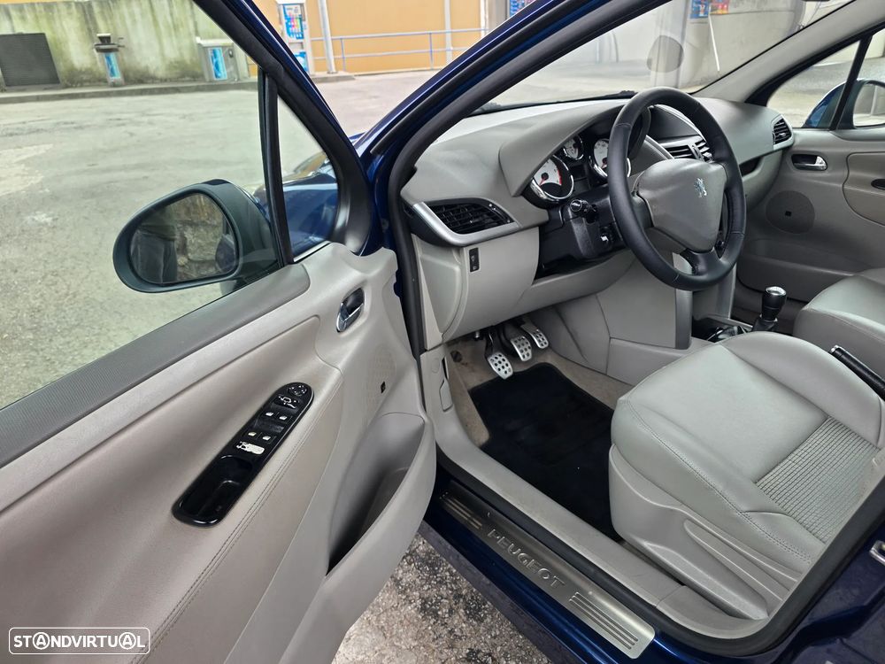 Peugeot 207 1.6 HDi Sport - 14