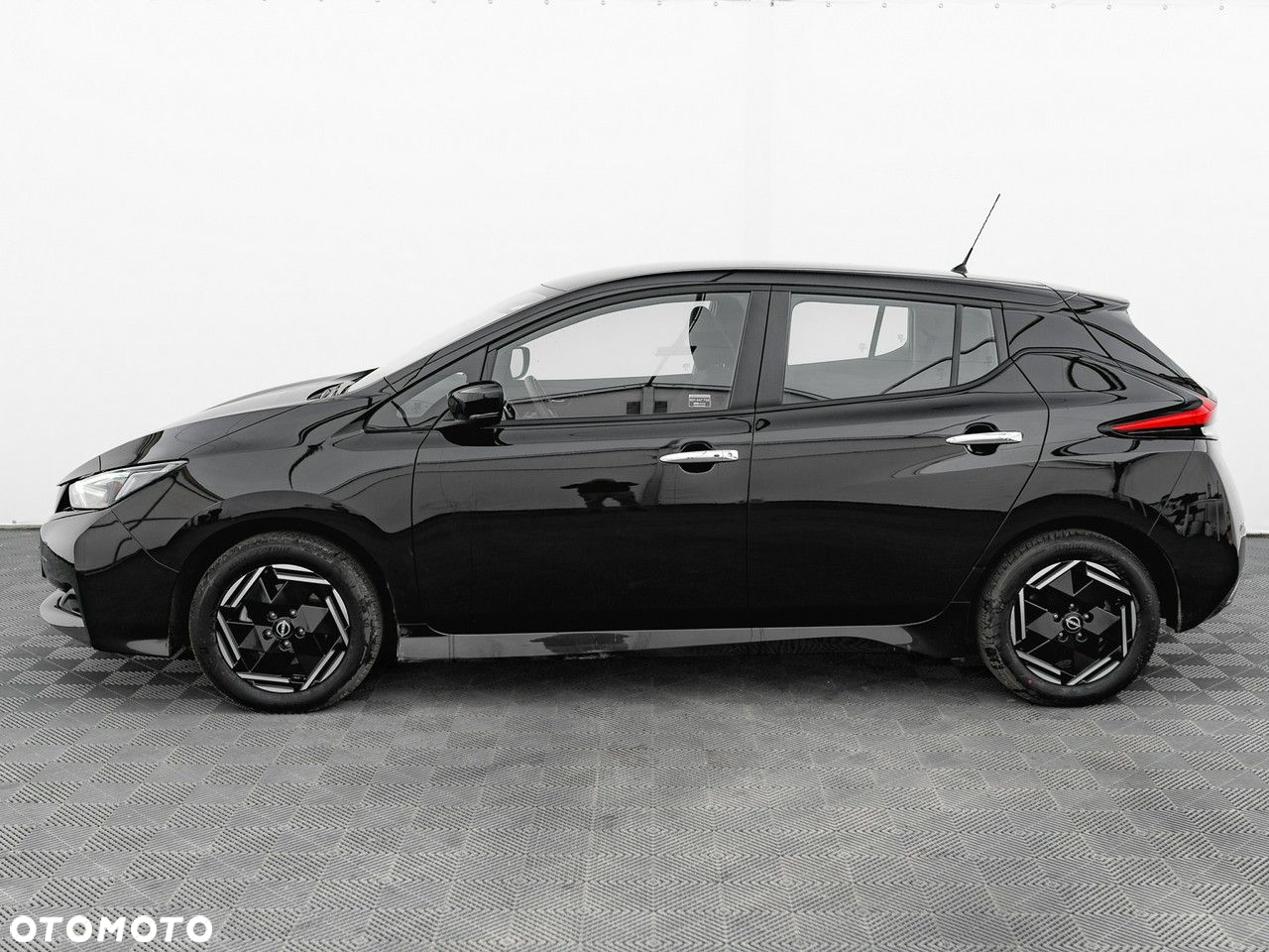 Nissan Leaf - 10