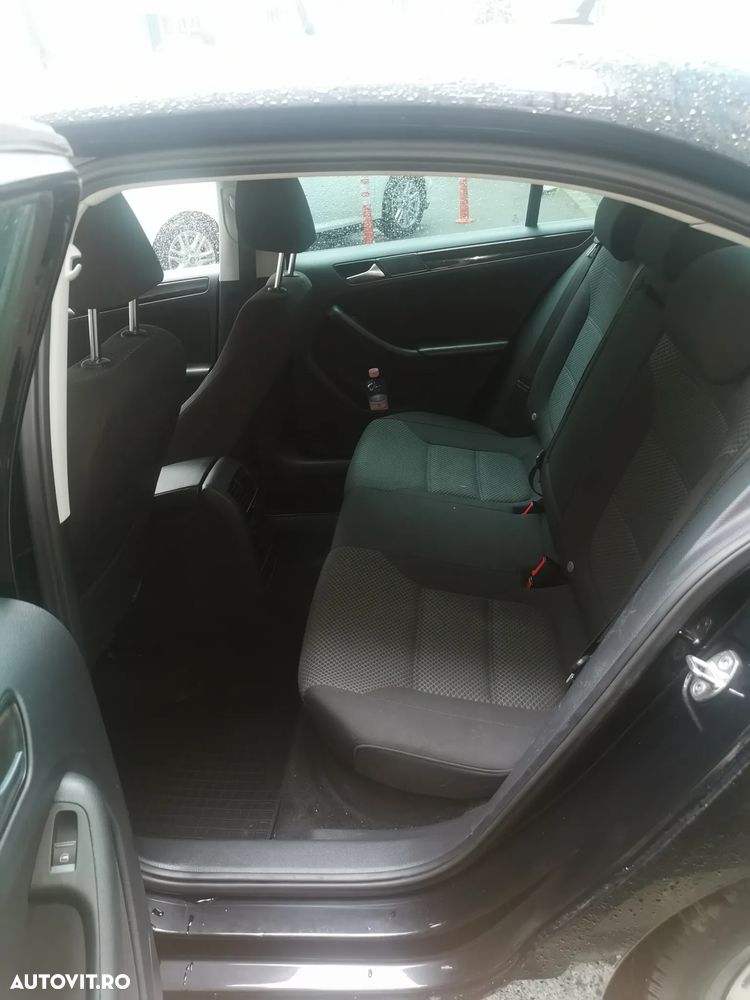 Volkswagen Jetta 2.0 TDI Comfortline - 7