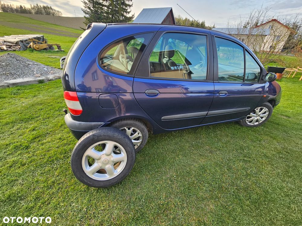 Renault Scenic 1.9 dTi Family - 10