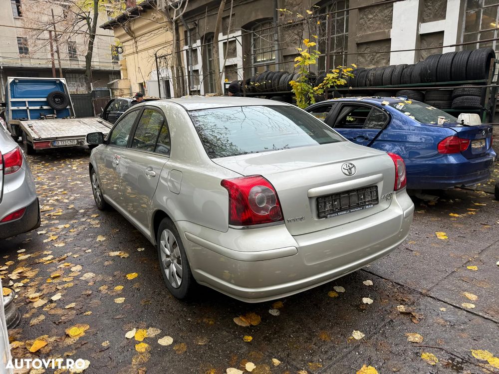 Dezmembrez Toyota Avensis T25 facelift 2.0 diesel 2007 gri verzui 93KW - 2