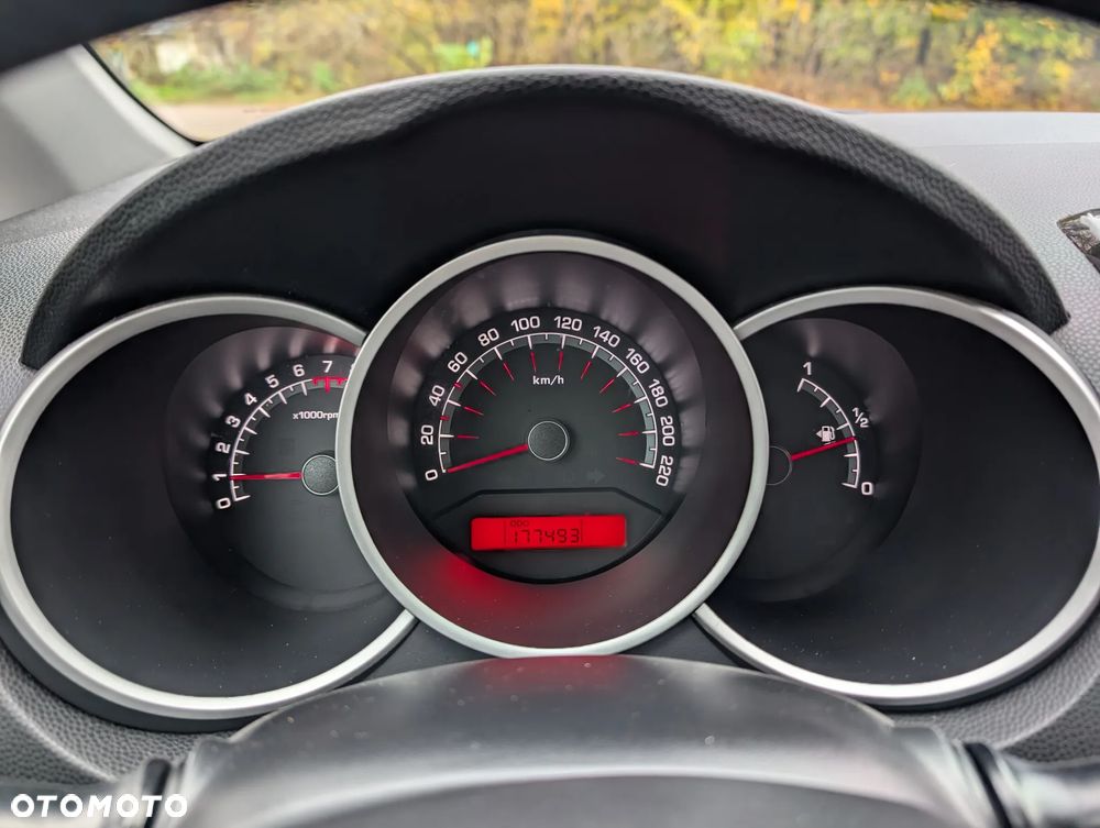 Kia Venga 1.6 L - 35