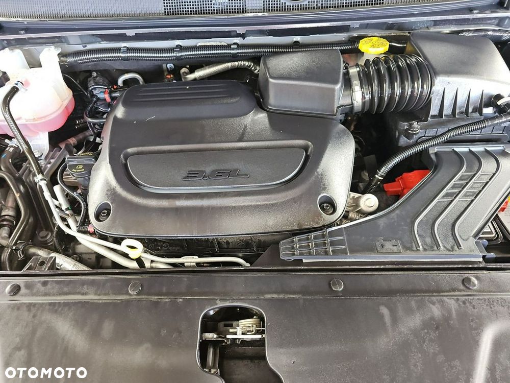 Chrysler Pacifica - 13