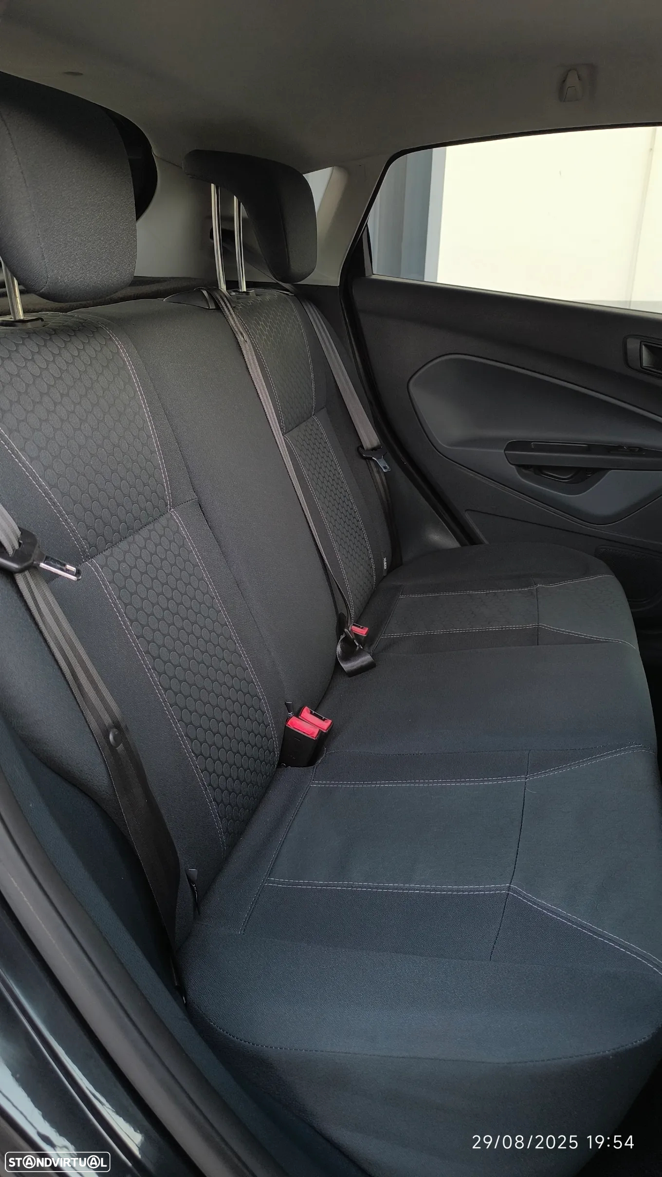 Ford Fiesta 1.25 Titanium - 38