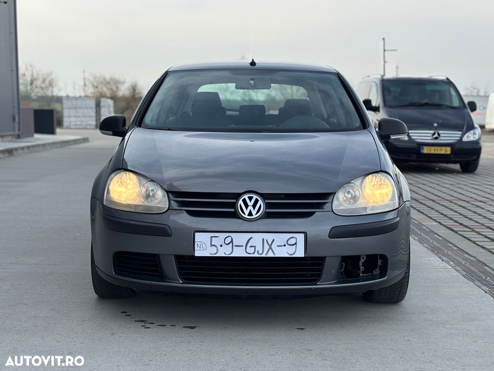 Volkswagen Golf 1.9 TDI Sportline - 4