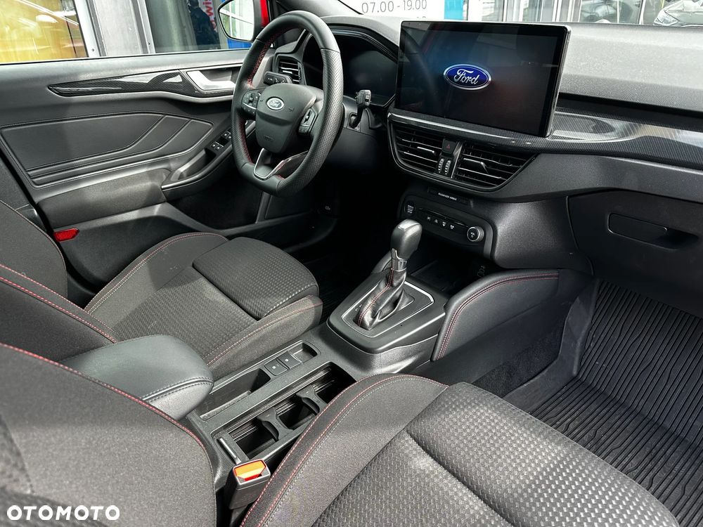 Ford Focus 1.0 EcoBoost mHEV ST-Line X - 31