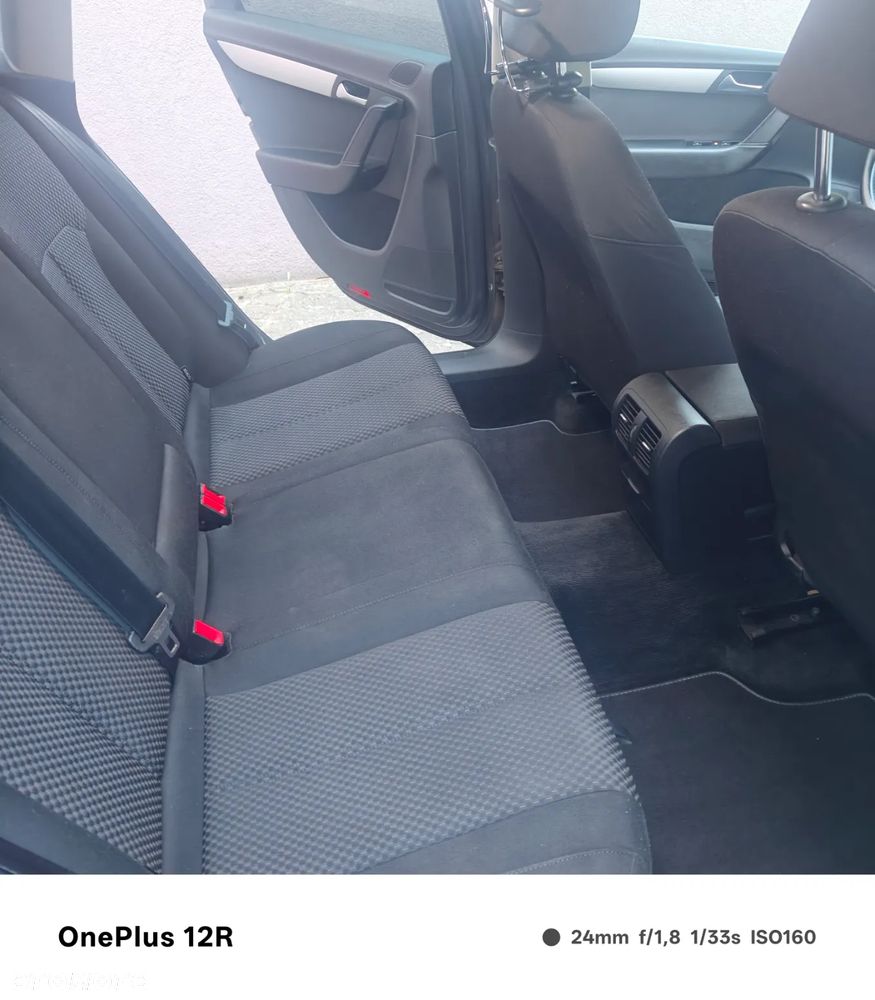 Volkswagen Passat Variant 1.6 TDI BlueMotion - 16
