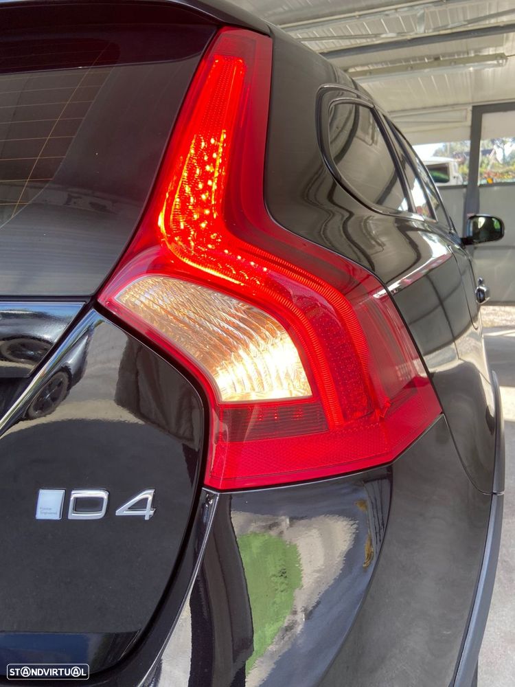 Volvo V60 Cross Country 2.0 D4 Pro - 41
