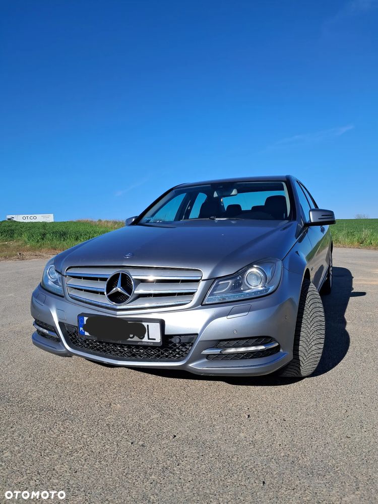 Mercedes-Benz Klasa C 180 CGI BlueEff Avantgarde - 1
