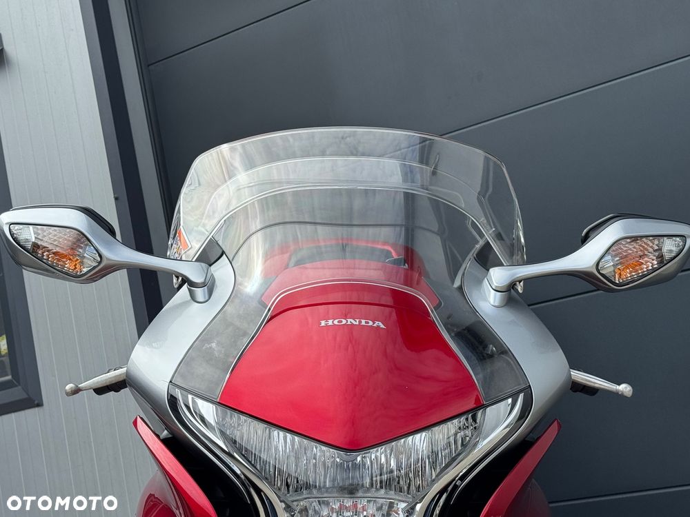 Honda VFR - 21