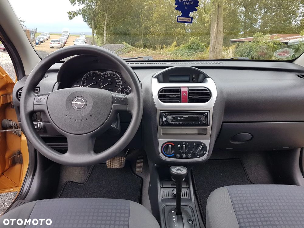 Opel Corsa 1.4 16V Enjoy - 18