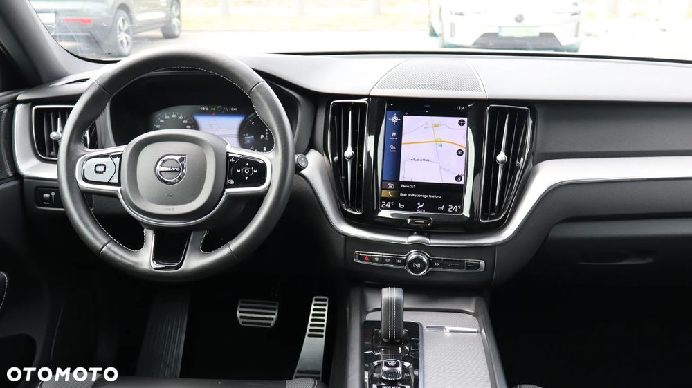 Volvo XC 60 B5 D AWD R-Design - 12