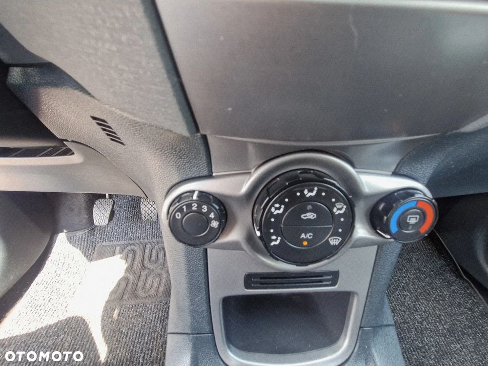 Ford Fiesta 1.25 Trend - 17