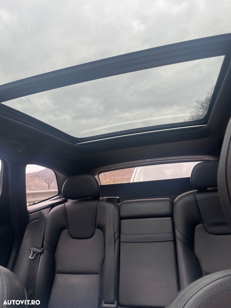 Volvo XC 60 D4 AWD Geartronic RDesign - 17