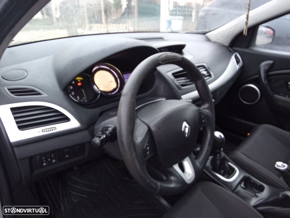 Renault Mégane Sport Tourer 1.5 dCi Comfort SS - 8