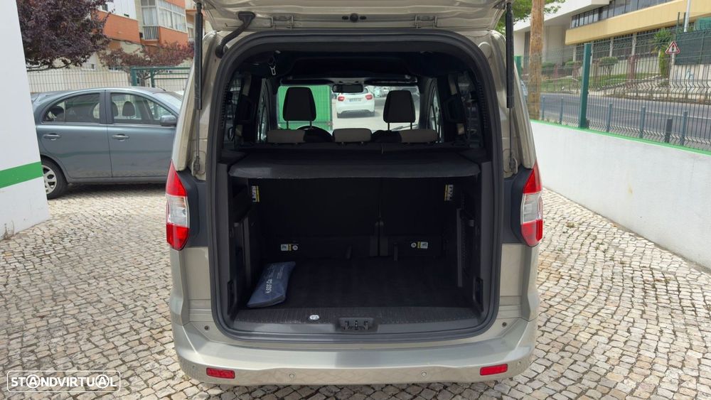Ford Tourneo Courier 1.5 TDCi Titanium - 12