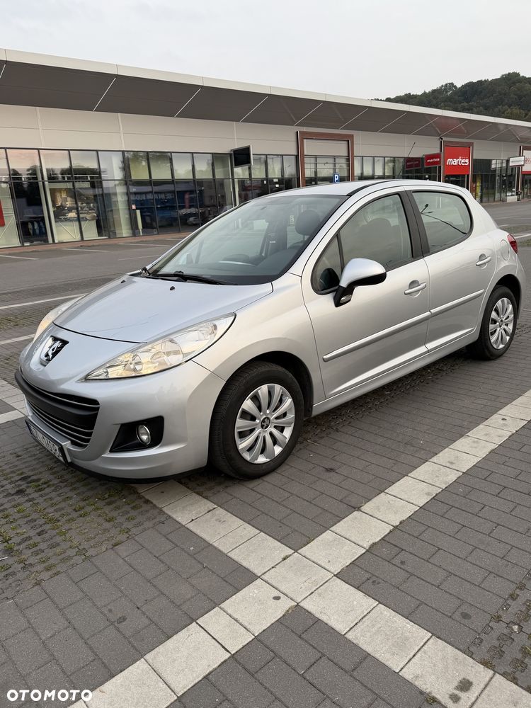 Peugeot 207 2010 photo 3
