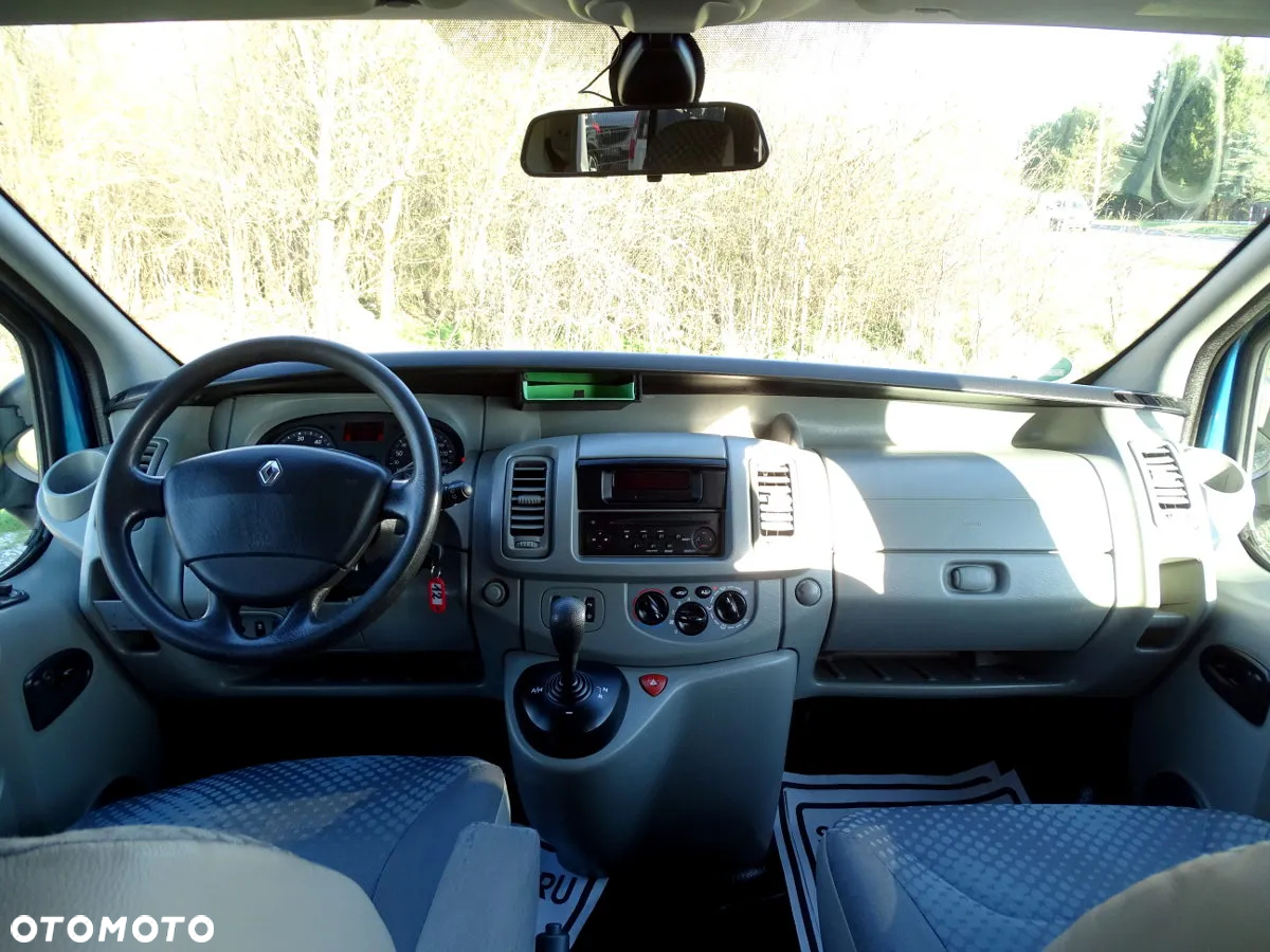 Renault Trafic L1H1 Passenger Quickshift - 17