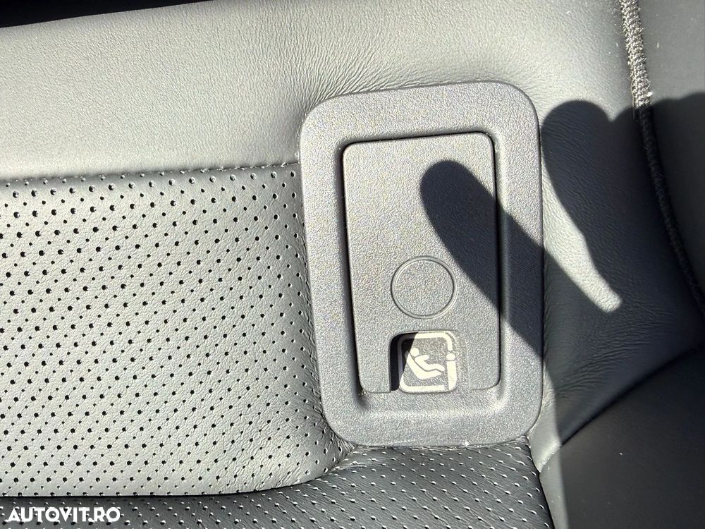 Mercedes-Benz EQE - 32