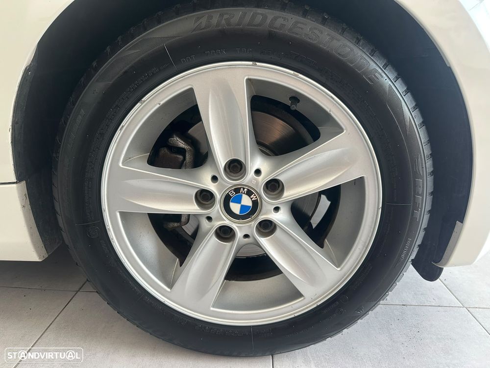 BMW 118 d Aut. Sport Line - 31