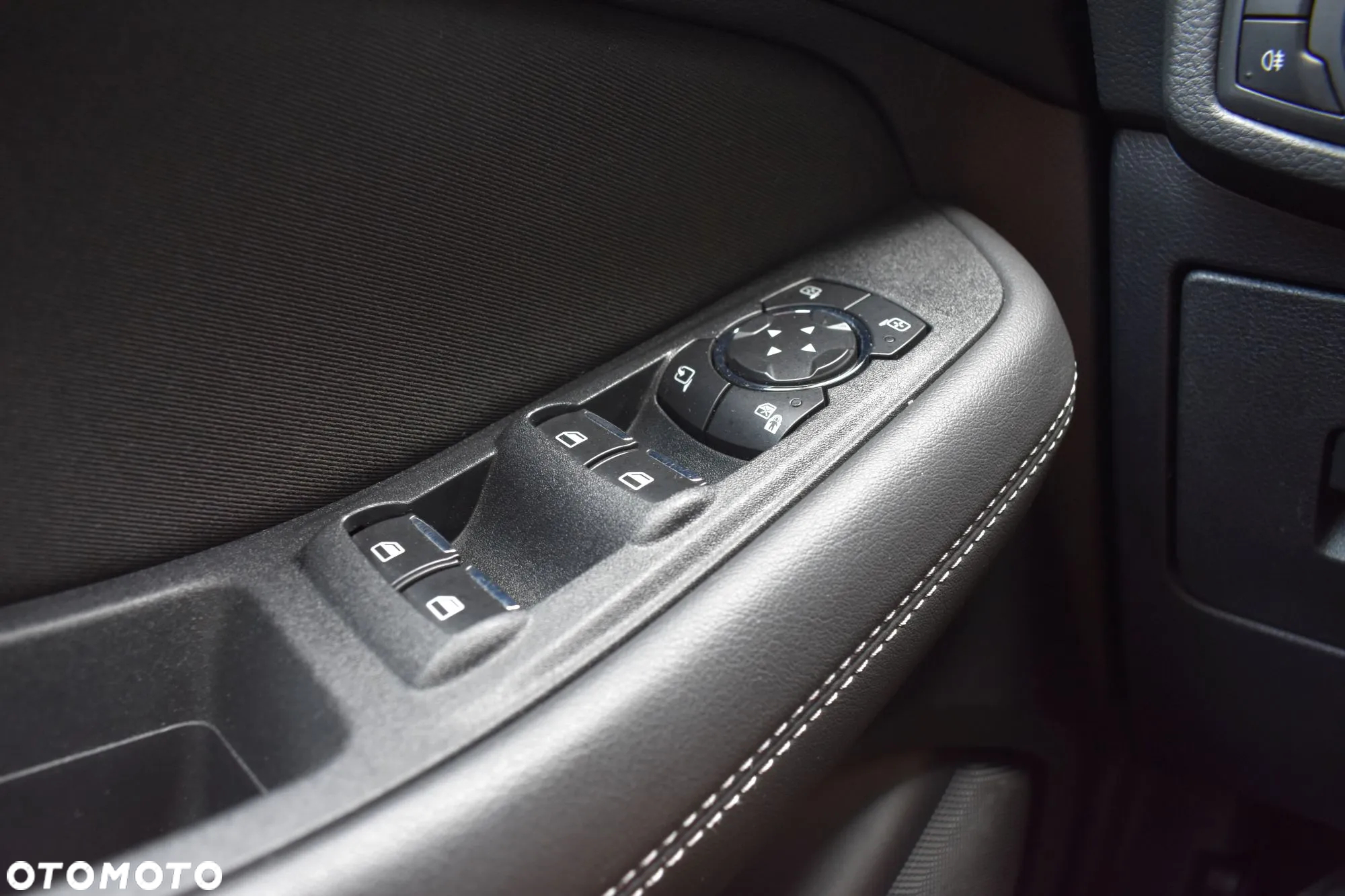 Ford S-Max 2.0 TDCi Trend - 36