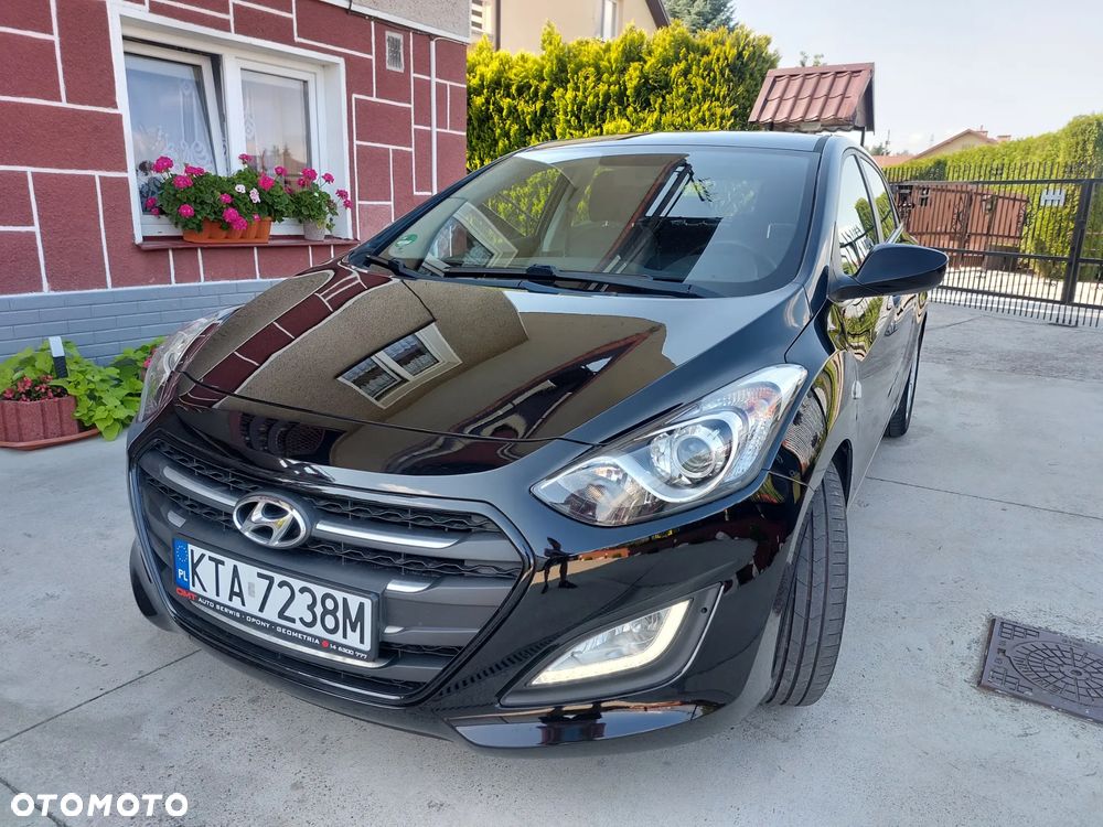 Hyundai i30 blue 1.6 GDI YES Gold - 2