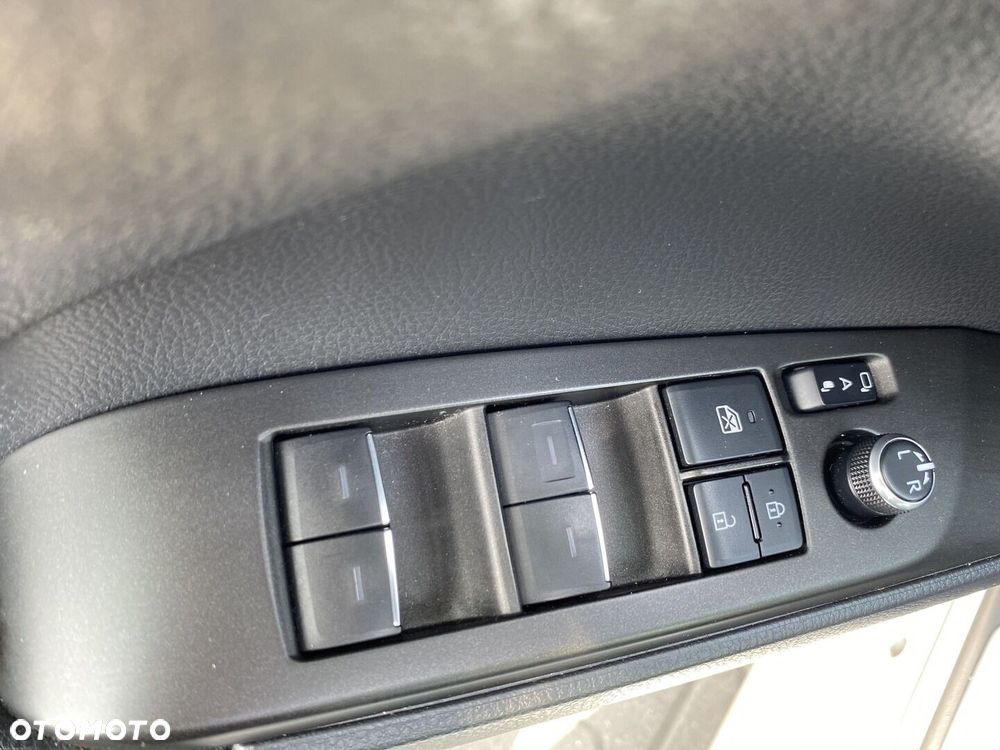 Toyota Camry 2.5 Hybrid Executive CVT - 24