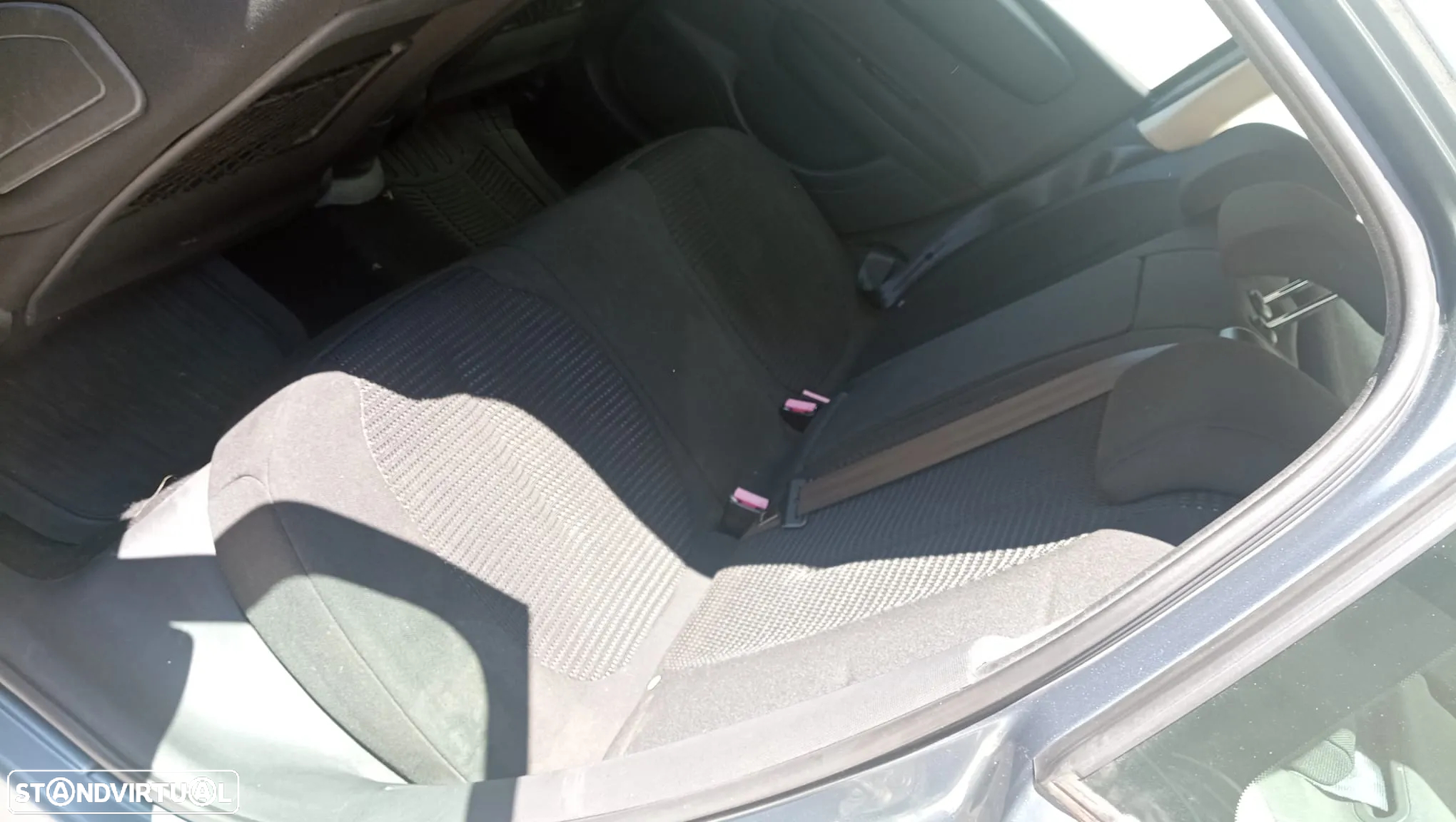 Citroën C4 1.6 HDi 110 Exclusive - 16
