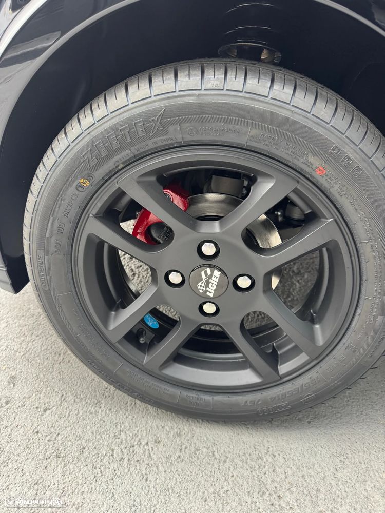 Ligier JS 50 - 12