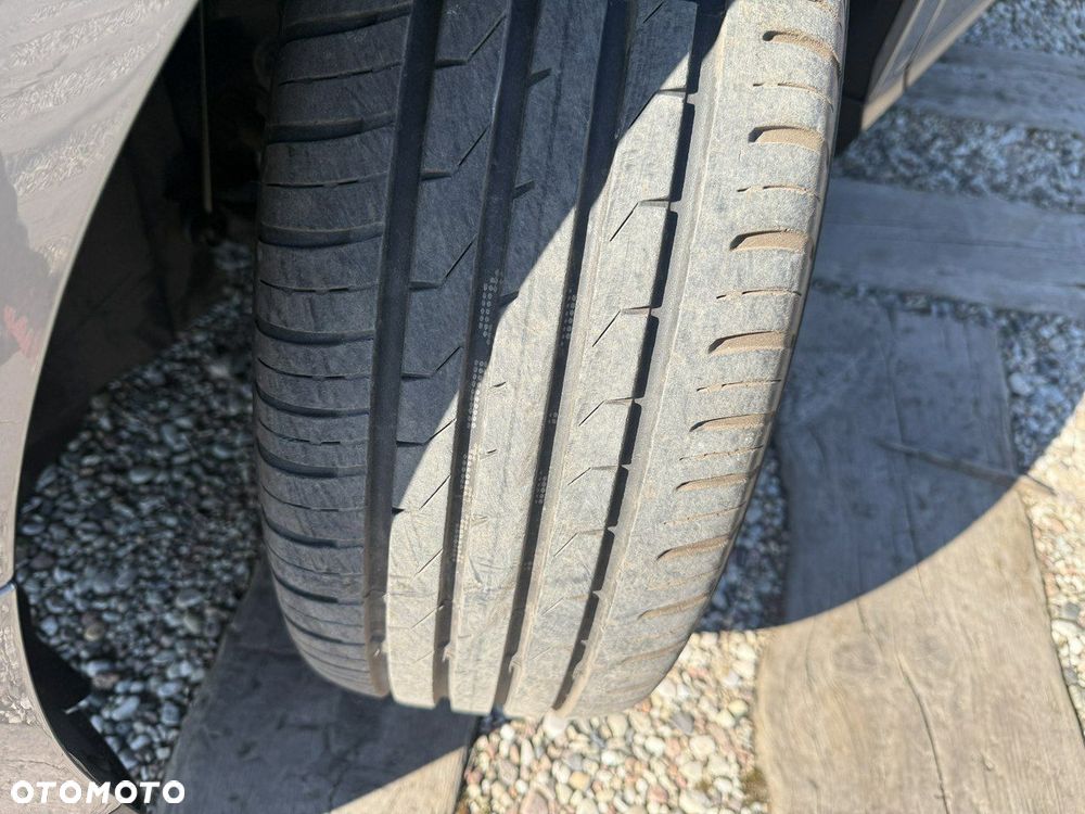 Volkswagen Passat - 27