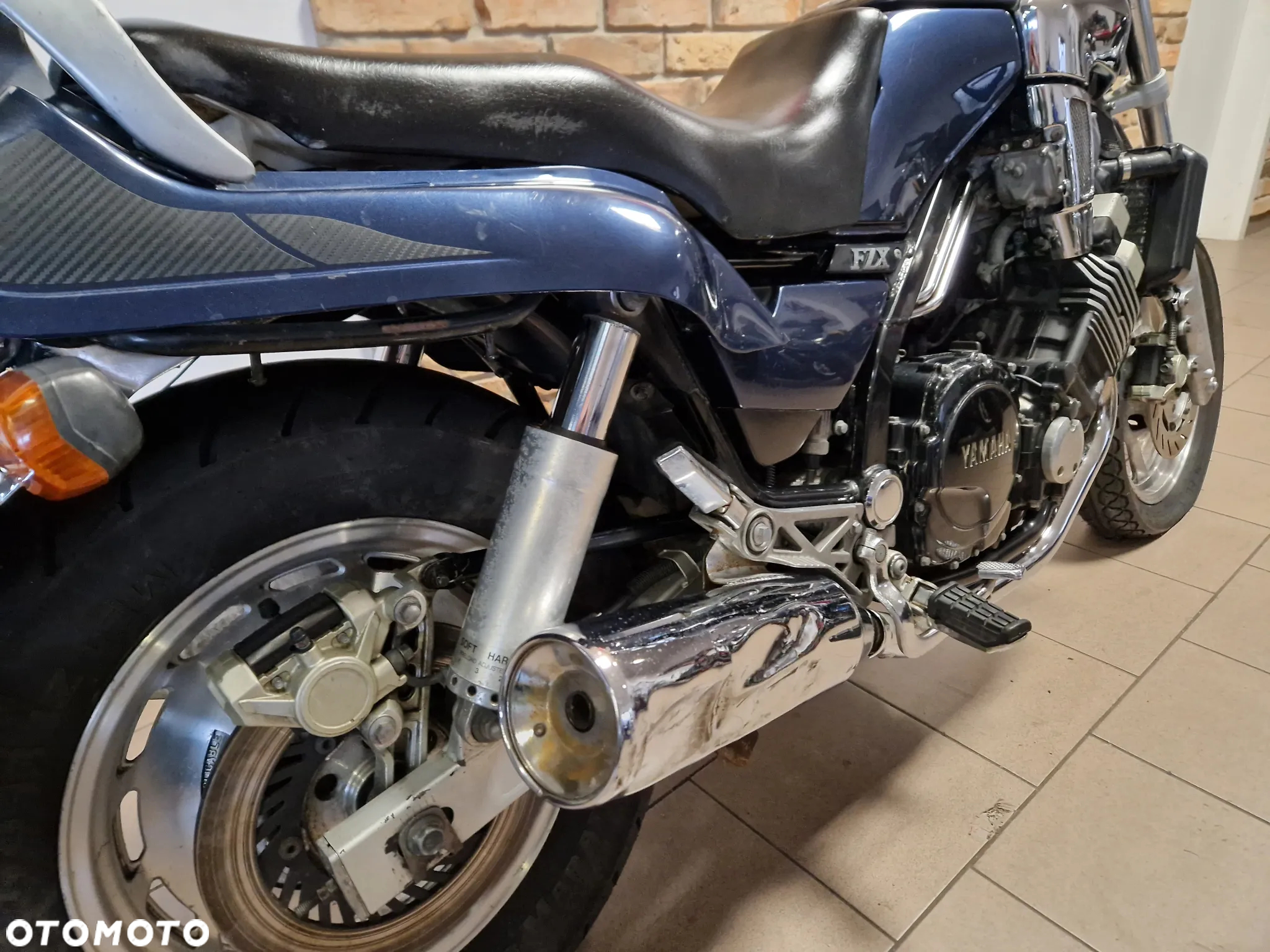 Yamaha FZX - 25