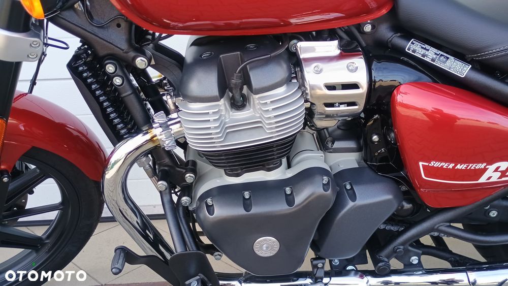 Royal Enfield Super Meteor - 17