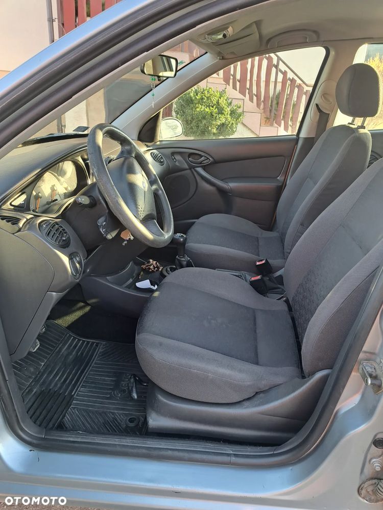 Ford Focus 1.4 Comfort - 17