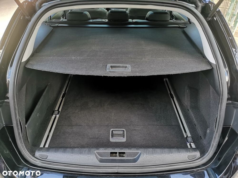 Peugeot 308 PureTech 130 GPF EAT8 Stop & Start Allure Business-Paket - 31