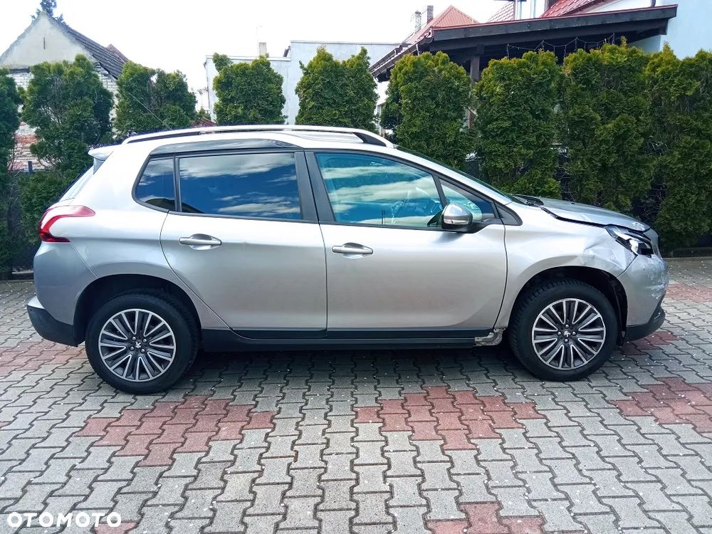 Peugeot 2008 1.2 Pure Tech GPF Active - 6