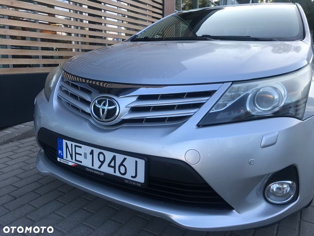 Toyota Avensis 1.8 Premium - 15