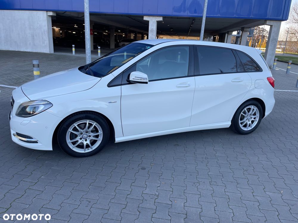 Mercedes-Benz Klasa B 180 CDI (BlueEFFICIENCY) - 4