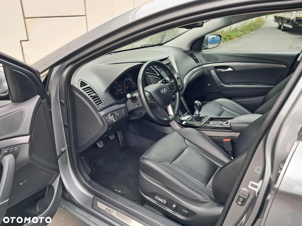 Hyundai i40 Kombi 2.0 Premium - 19