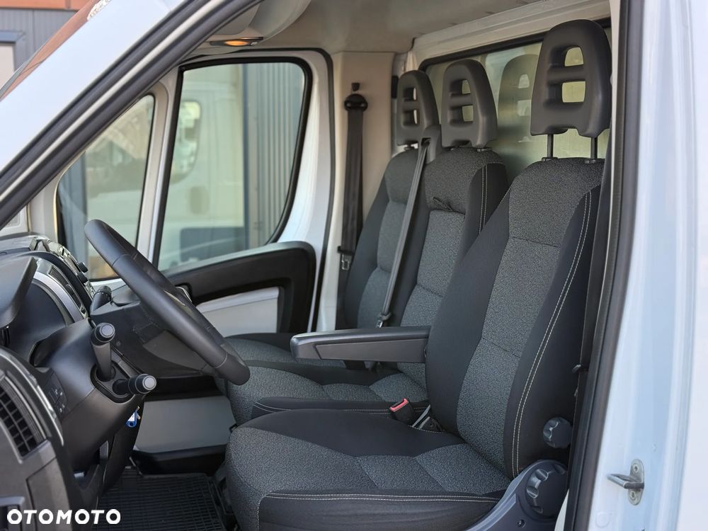 Fiat Ducato 2.3 131KM / Kontener 4,2m 8EP + Winda Dhollandia 750kg / 240.926KM PRZEBIEG / PO SERWISIE / ZAREJESTROWANY W PL - 16