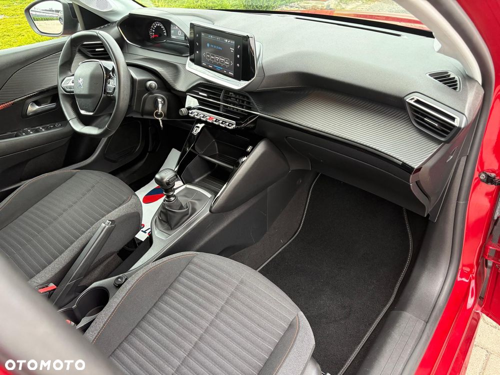 Peugeot 208 - 14