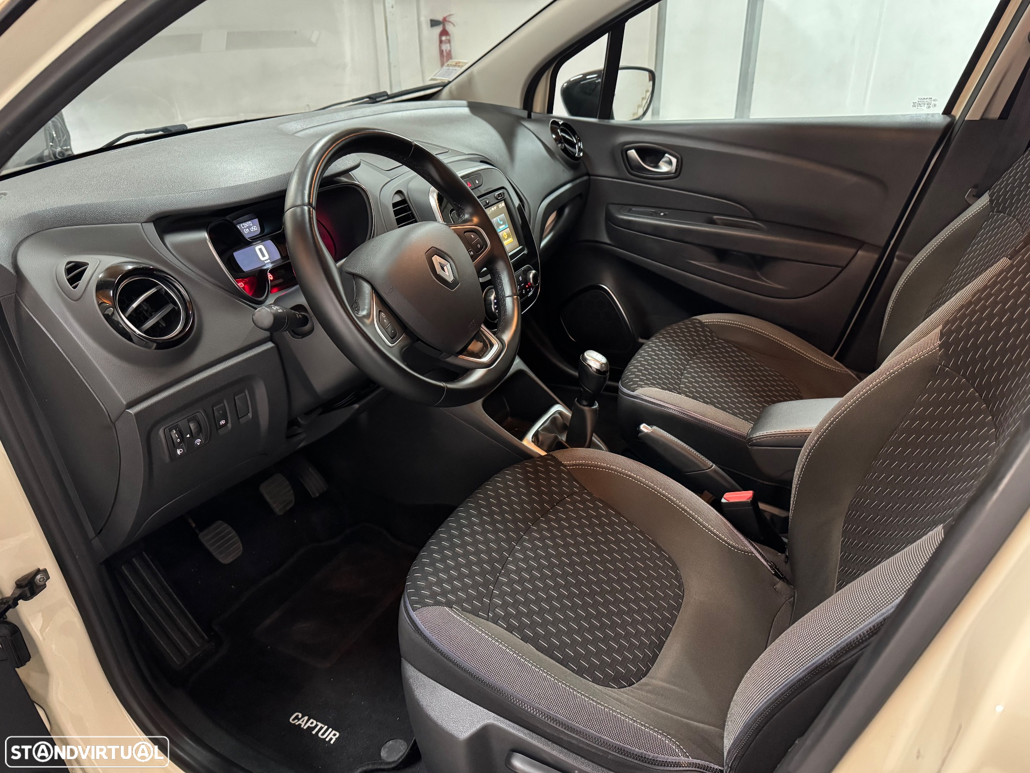 Renault Captur 0.9 TCE Exclusive - 9