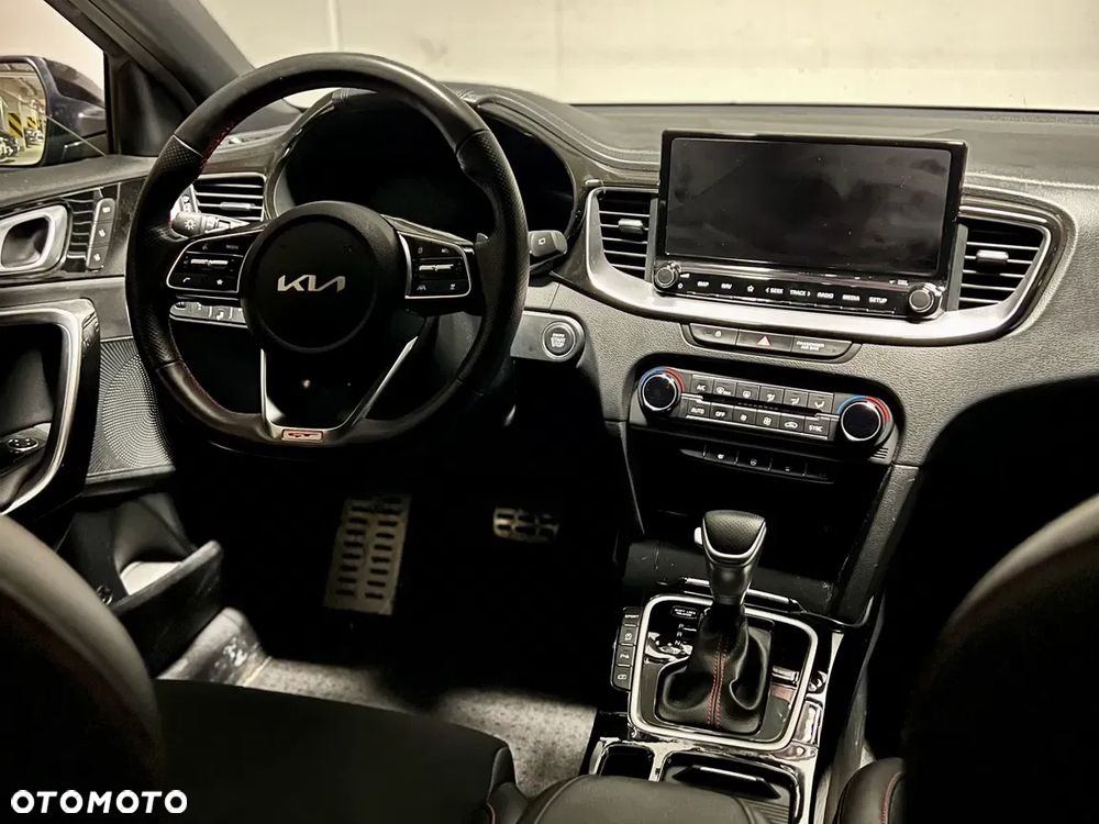 Kia Ceed - 9