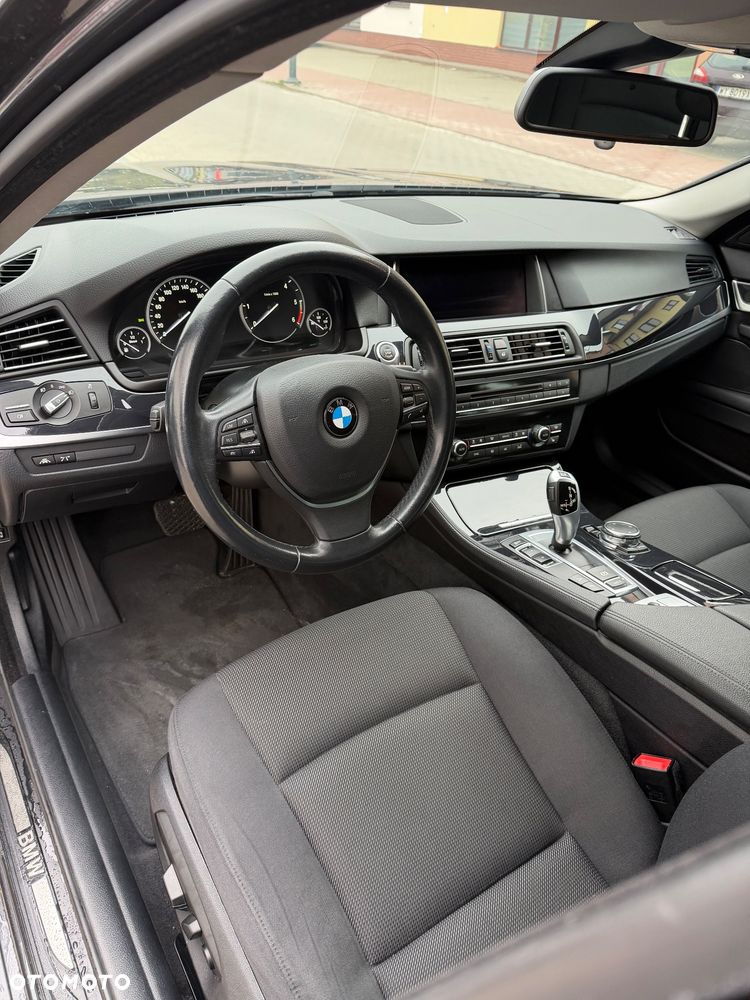 BMW Seria 5 530d xDrive - 8
