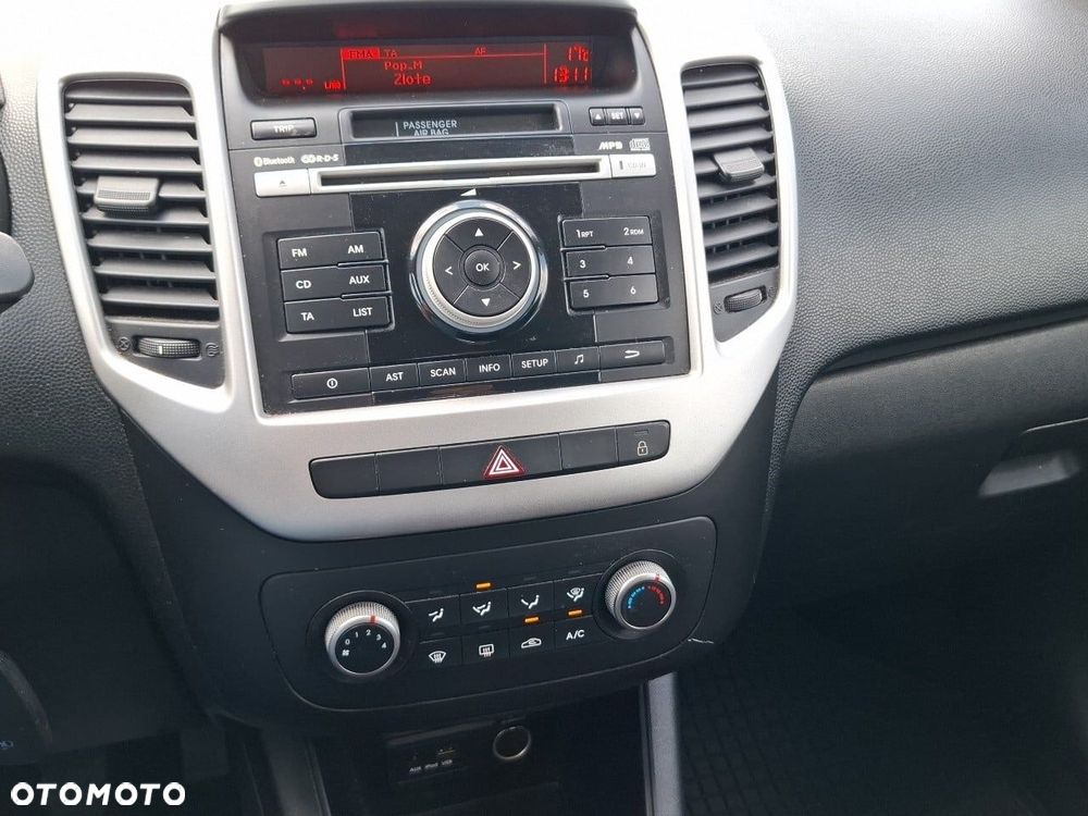 Kia Venga - 23