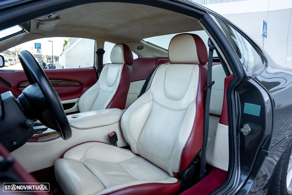 Aston Martin DB7 Vantage Coupé - 24