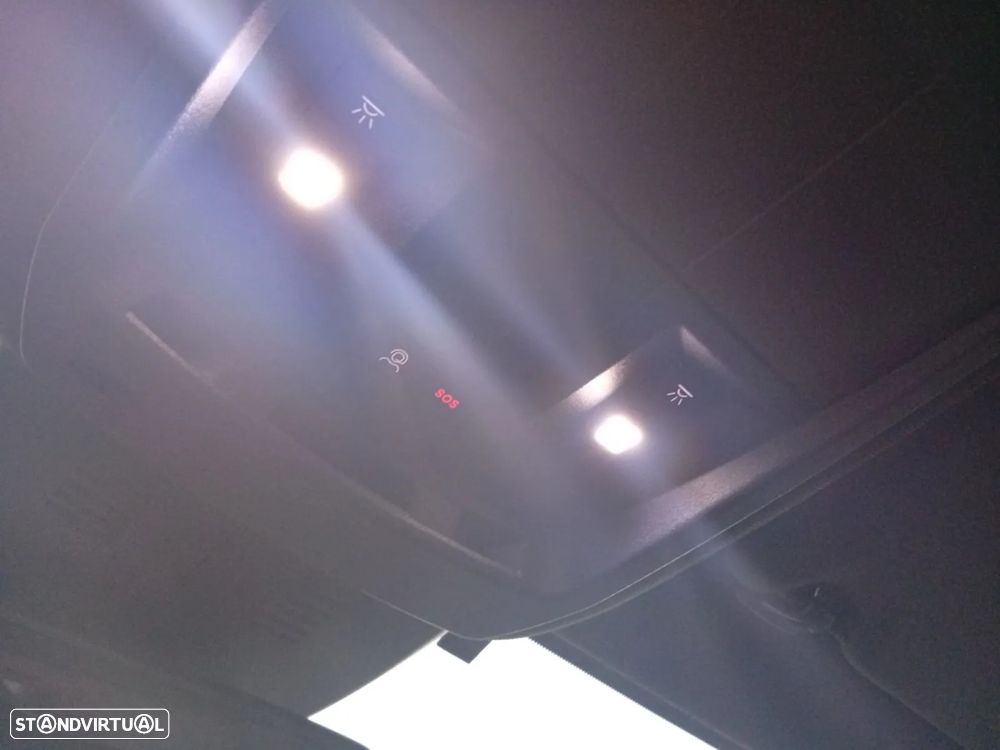 Peugeot 5008 1.2 Hybrid Allure e-DCS6 - 23