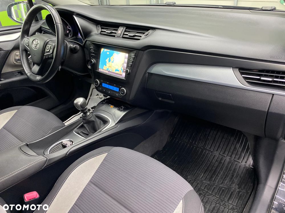 Toyota Avensis 2.0 D-4D Prestige - 15